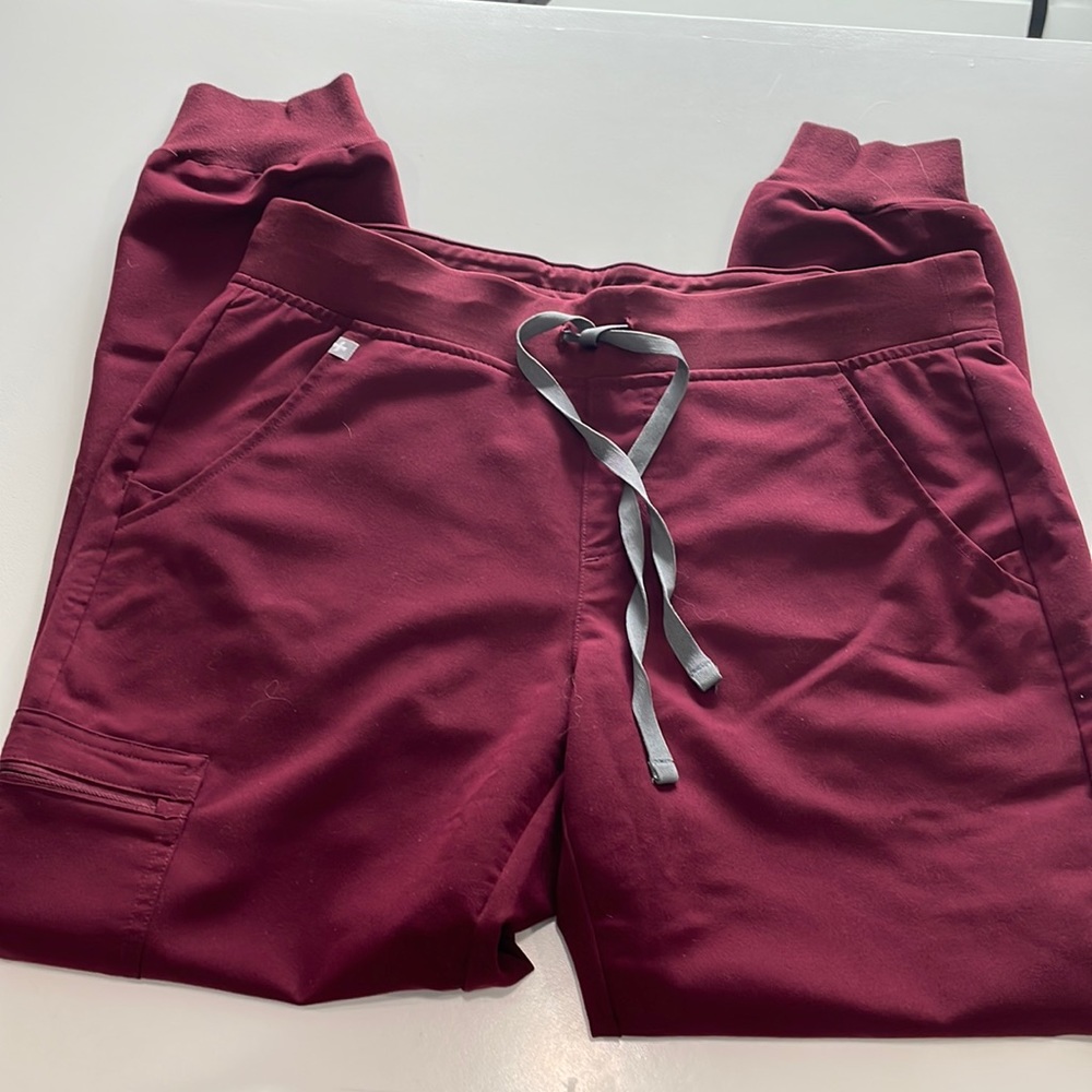 Hardly worn Figs Set